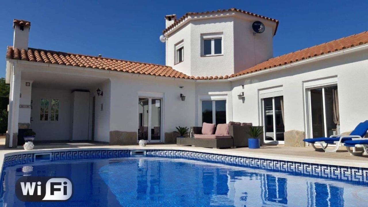 Villa Voor 8 Personen Met Zwembad Calafat Bagian luar foto