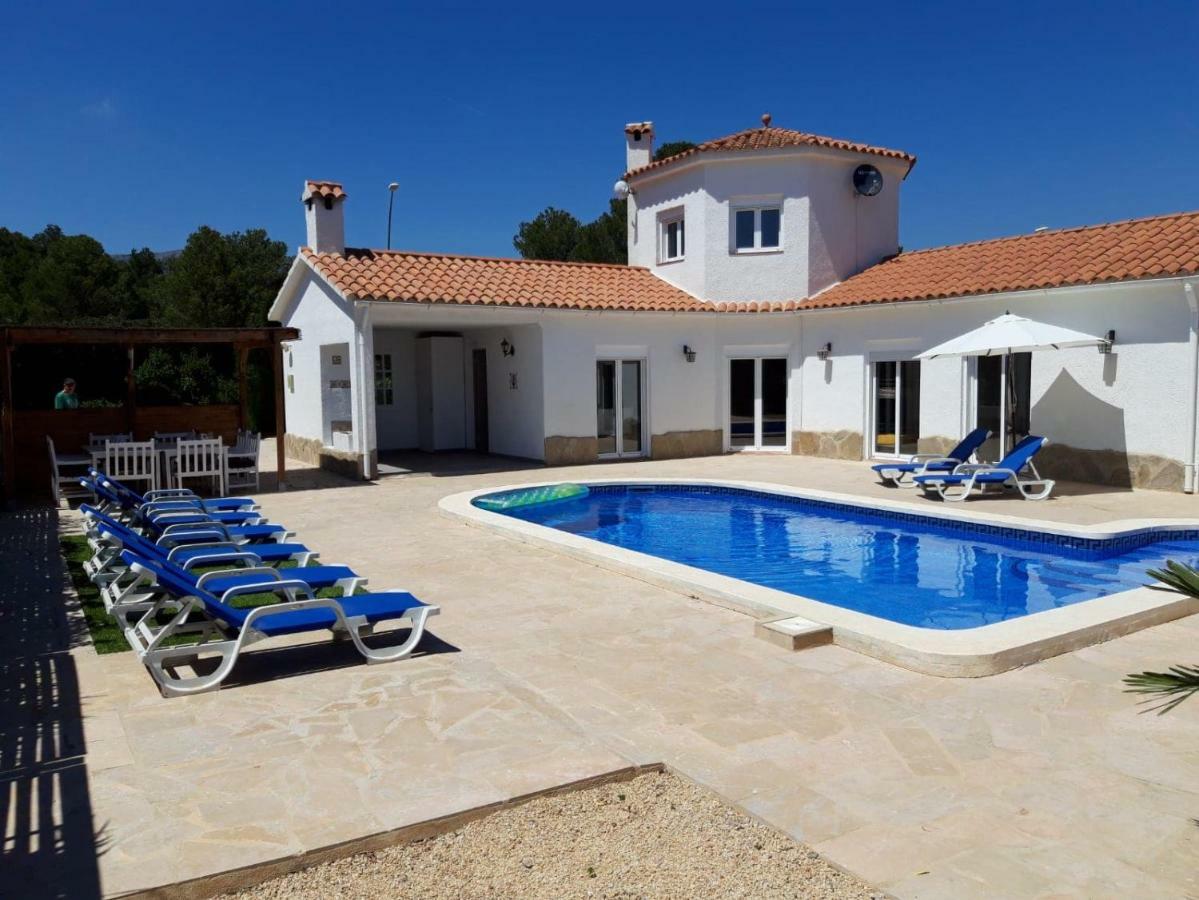 Villa Voor 8 Personen Met Zwembad Calafat Bagian luar foto